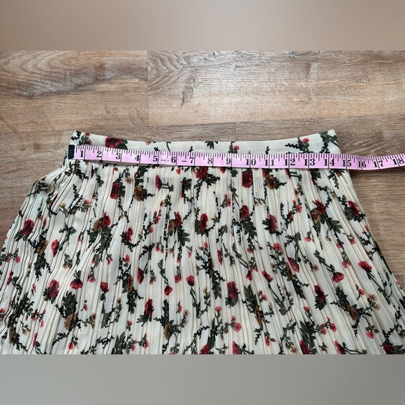 Floral Pleated Flowy Midi Skirt Neutral Colours Size Medium - Picture 7 of 12